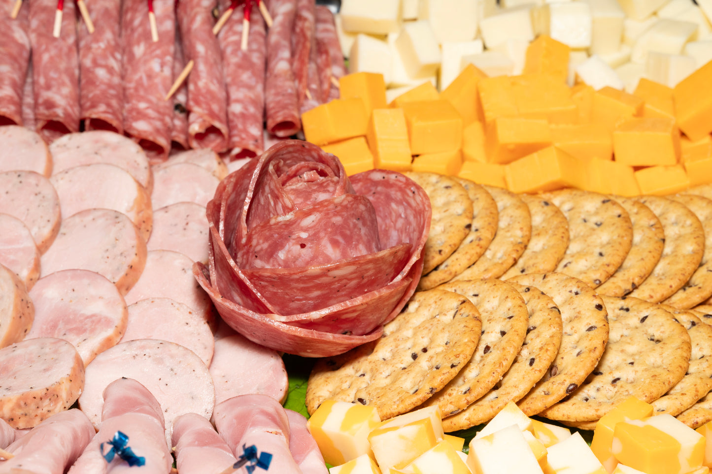 18" Meat, Cheese, and Crackers Tray