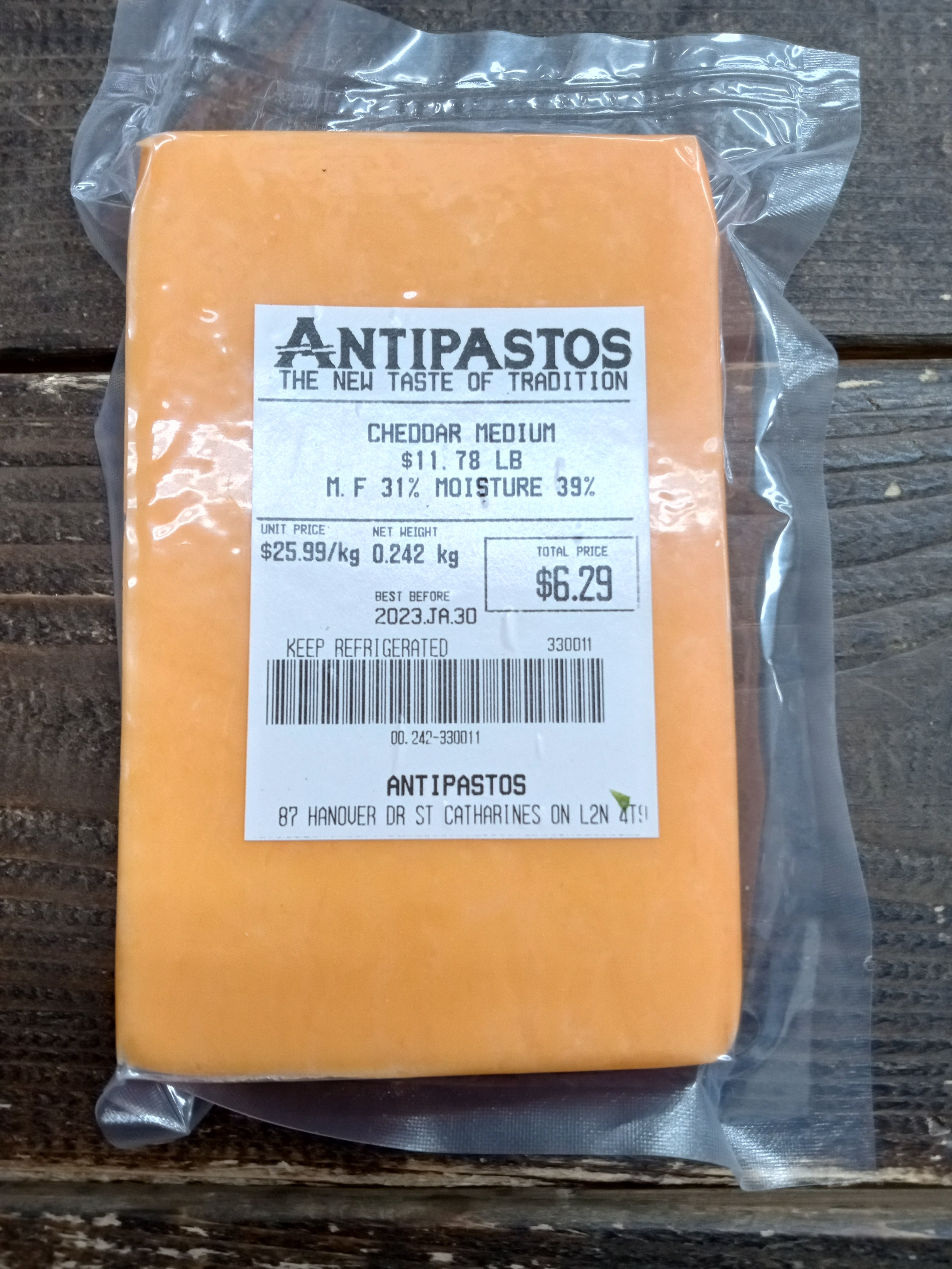 Medium Cheddar - Antipastos